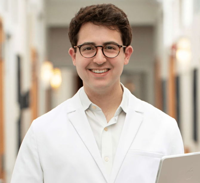 Dr. Daniel Schlessinger